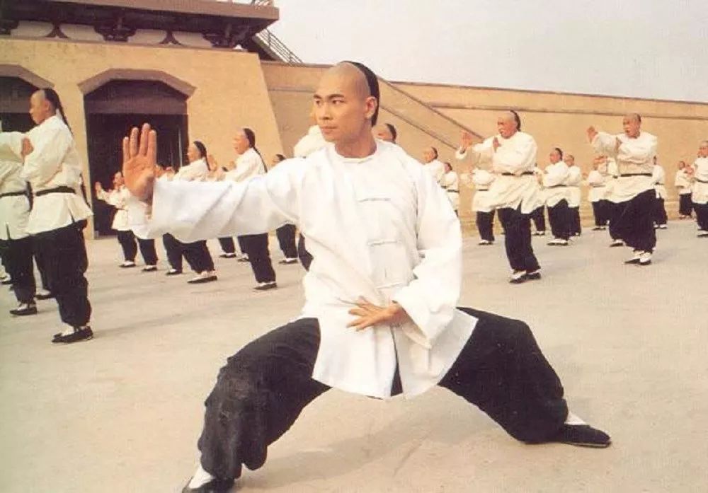 1994年，徐克开拍《黄飞鸿》，武打片拍成了枪战片，晚节不保