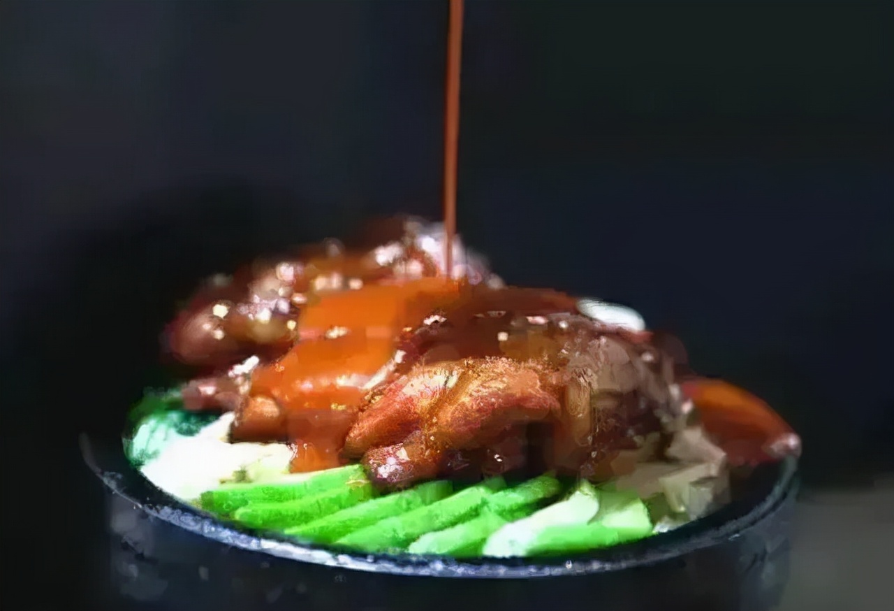 坐拥9幢餐饮大楼、24小时不打烊食堂！上海大学推出这一套餐，火上热搜！