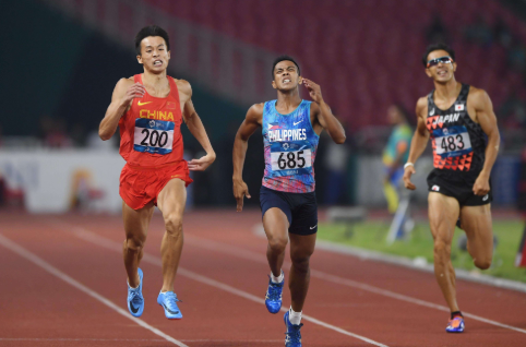 试述竞走比赛的裁判方法（你知道径赛中的终点裁判有什么工作吗？）