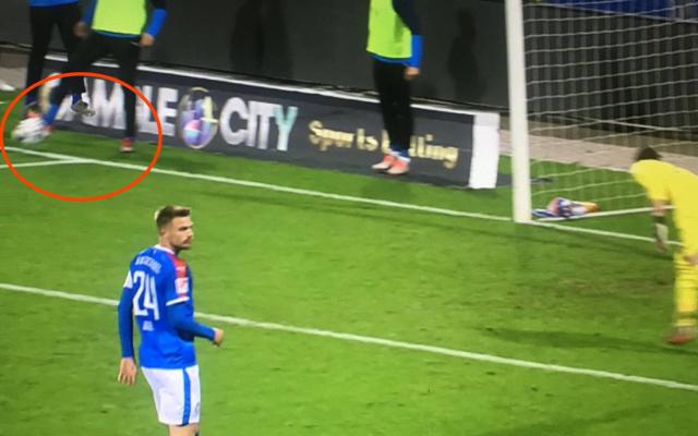 丹麦队故意踢飞点球的是谁（什么是公平竞赛精神？一个离奇点球引出两段奇葩往事）-华海博客