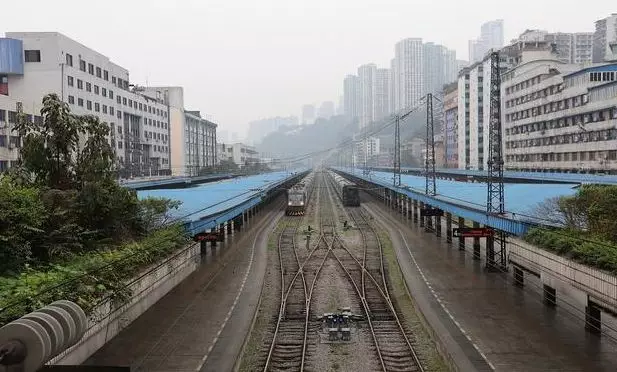 人生低谷激励自己句子：学会知足常乐，享受生活的味道