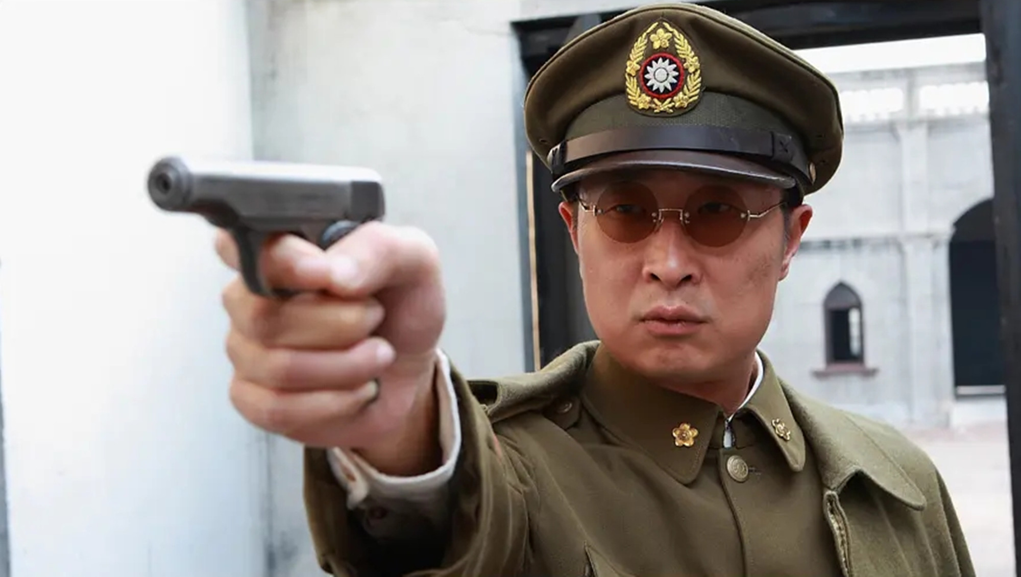 林永健饰演的国民党第八局局长谭忠恕,作为剧中的最大反派,他工作能力