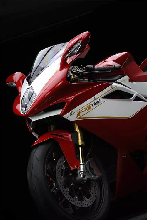 无与伦比的超级跑车奥古斯塔f4 rr全球统一售价489800人民币!