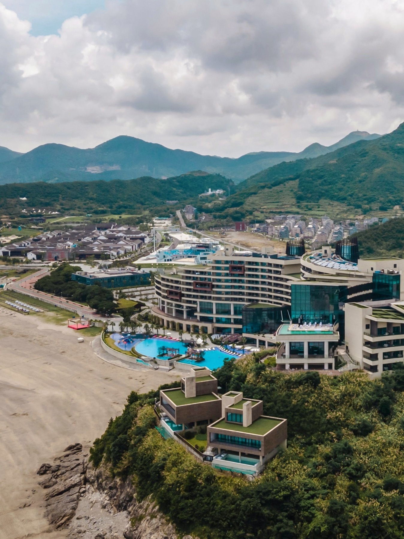 浙江海鲜哪里好吃(比三亚舒服，比青岛悠闲，中国海鲜之都在浙江，适合度假和养老)