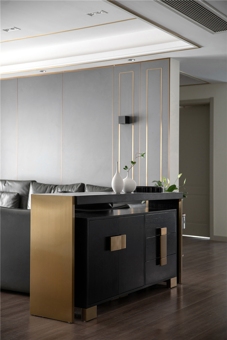 200㎡现代风设计，开放式厨房+餐厅+吧台，轻松自然的生活