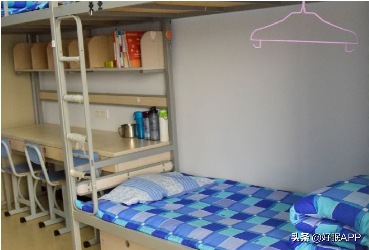 大一新生床铺自带还是在学校买？学姐教你从这三点考虑