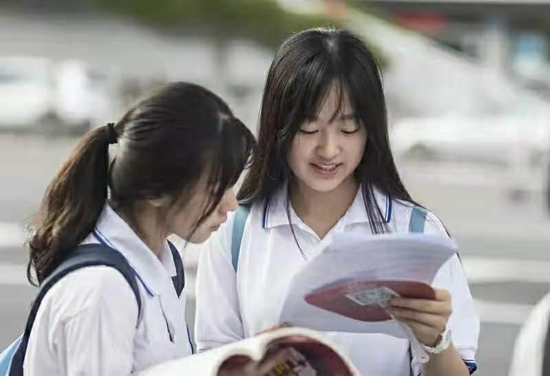高考復(fù)讀生達180萬？高考“內(nèi)卷”更嚴(yán)重，家長取消復(fù)讀