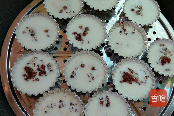 学校门口的热门小吃，要排队才能吃到，一个1元钱，好吃又不贵