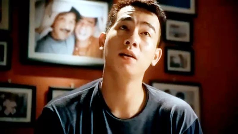 陈小春电影大全(陈小春出道35年,影视作品100多部,但最经典的角色还是
