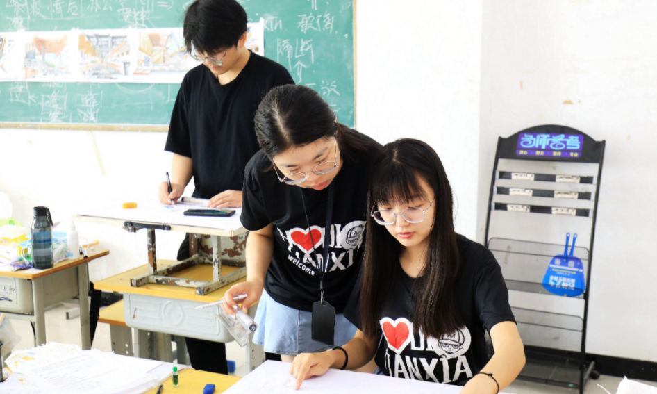 二本生扎堆考研，初试通过却在复试中屡遭淘汰，导师道出实情