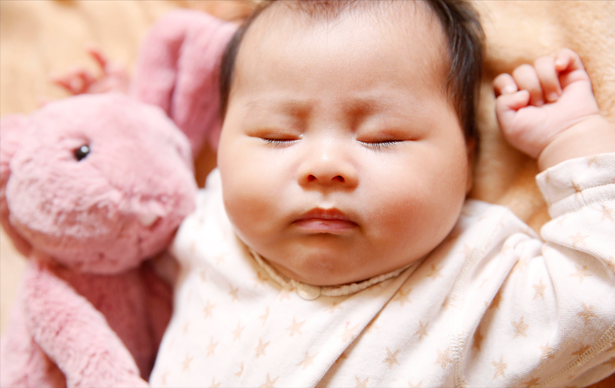 孕中期肚子发紧发硬是怎么回事？
