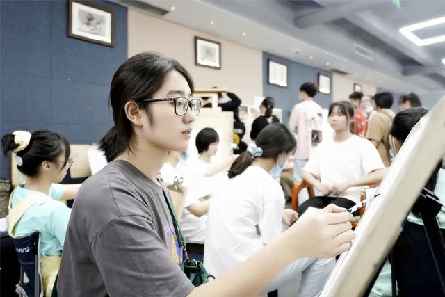 天津美术学院、北京服装学院发布2021年艺术类本科专业录取分数线