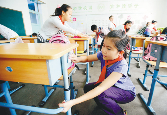 体力劳动是否过时，教育部做出回应，学生应亲身参与劳动过程