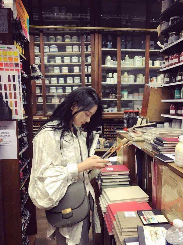 张馨予：一位被演艺耽误了的艺术家，她的国画比大师都专业