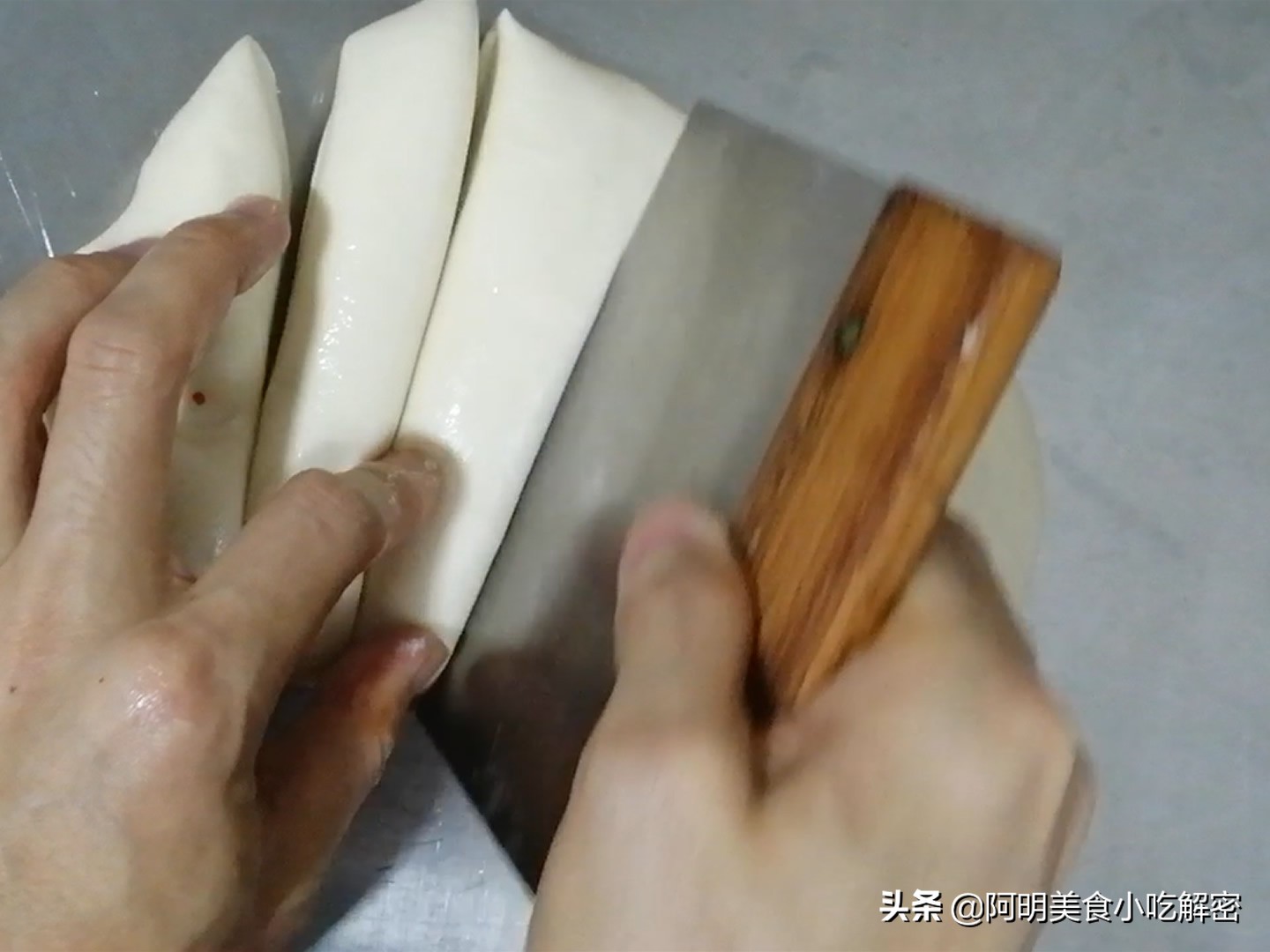 手工拉面的做法和配方（家常拉面的做法好吃又劲道）