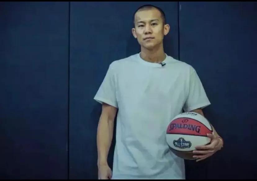 为什么cba四强没有选秀（这就是灌篮里的曹芳，白晶实力那么强，为何不去打CBA呢？）