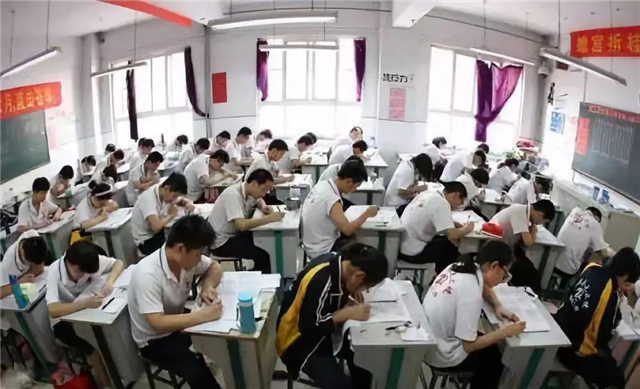 史上最难高考数学卷，全国平均分26分，北京17分，真正的地狱高考