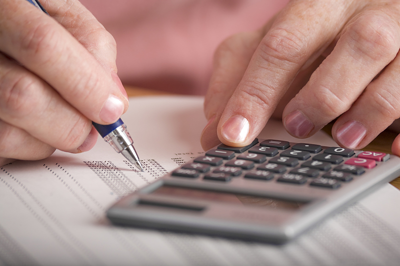 四川小镇青年成青海首富，曾坐直升机回家，如今竟负债累累