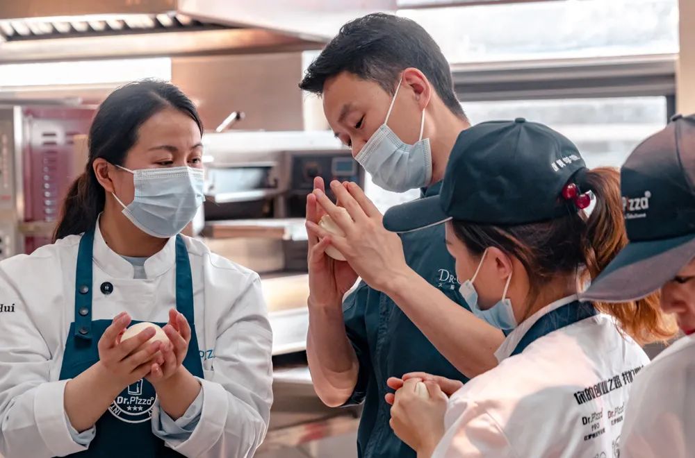 开店必修的比萨创业精品课升级啦！零基础都能学会