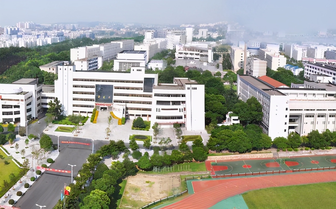 高考400分就能进的“华为后花园”，专科也会被偏爱，考生别错过