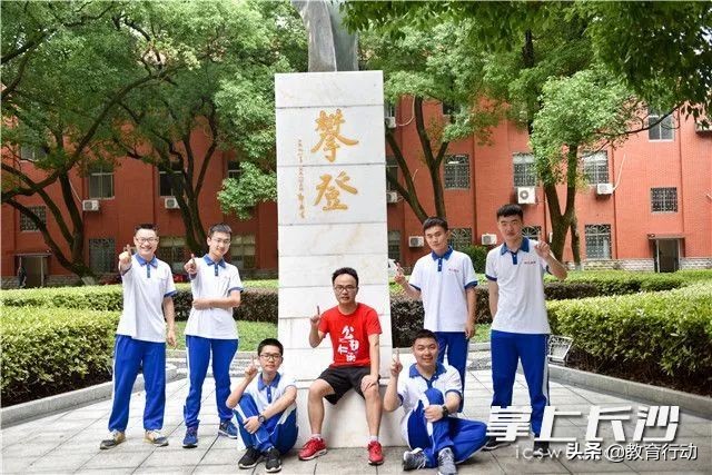 数学满分、寝室6人全上清华北大，这些学霸是怎么样学习的？