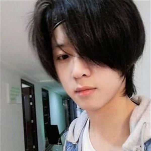 "中学生不良发型图鉴"迅速走红,老师可谓煞费苦心