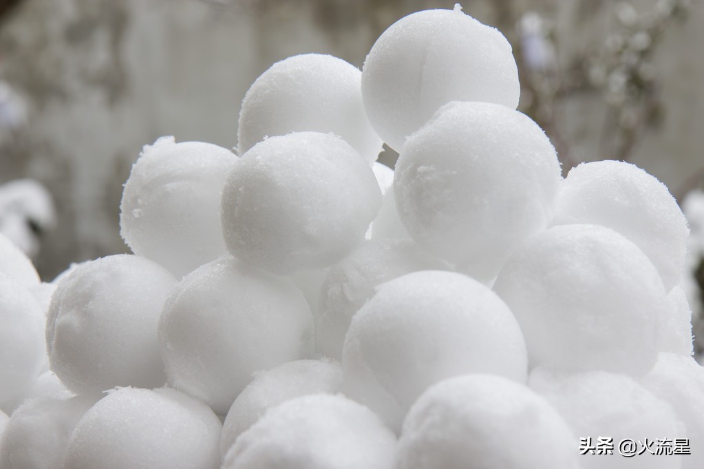 雪球效应(赚钱的方式很多种，滚雪球式的更适合大部分普通人)