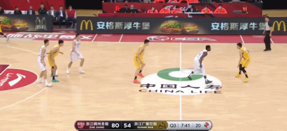 威爾遜錢德勒cba（錢德勒拒絕上場比賽！公開要求離開聯盟！CBA該出手管管了）