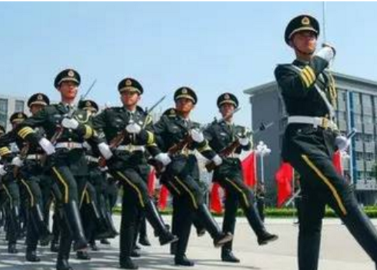 军校和警校两个优质院校，仅一字之差，哪个学生毕业后更有前途？