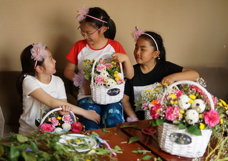 儿童花艺沙龙 零基础花艺培训 少儿DIY手工花艺培训课