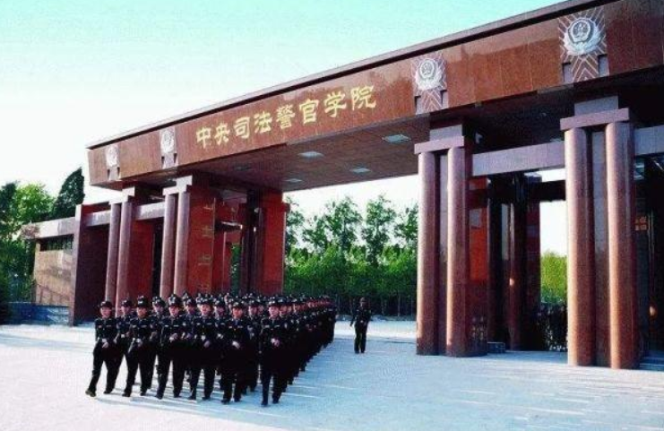 敢用“中央”命名的二本大学，能考上的学生很有福，未来前景很好