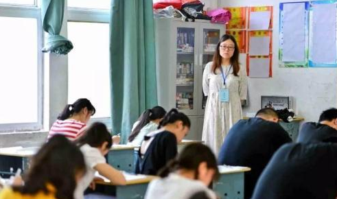 高考结束后，为什么监考老师要回收草稿纸？原来是为了考生着想