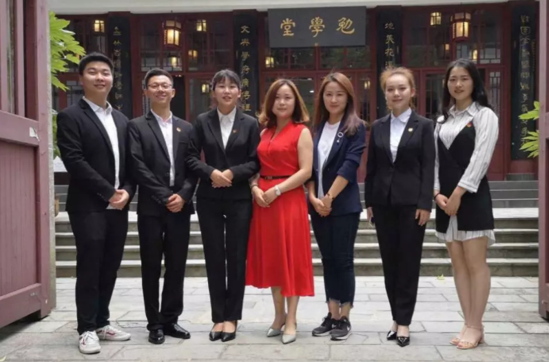 毕业时能留校任职的大学生，都是何等人物，其实没你想得那么难