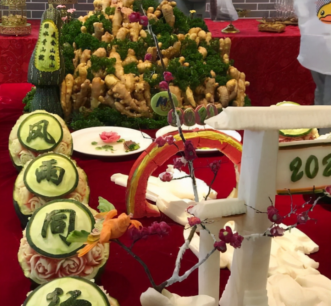 深圳大学奇葩菜品迎新生，造型设计接“地气”，学生看见后绕着走