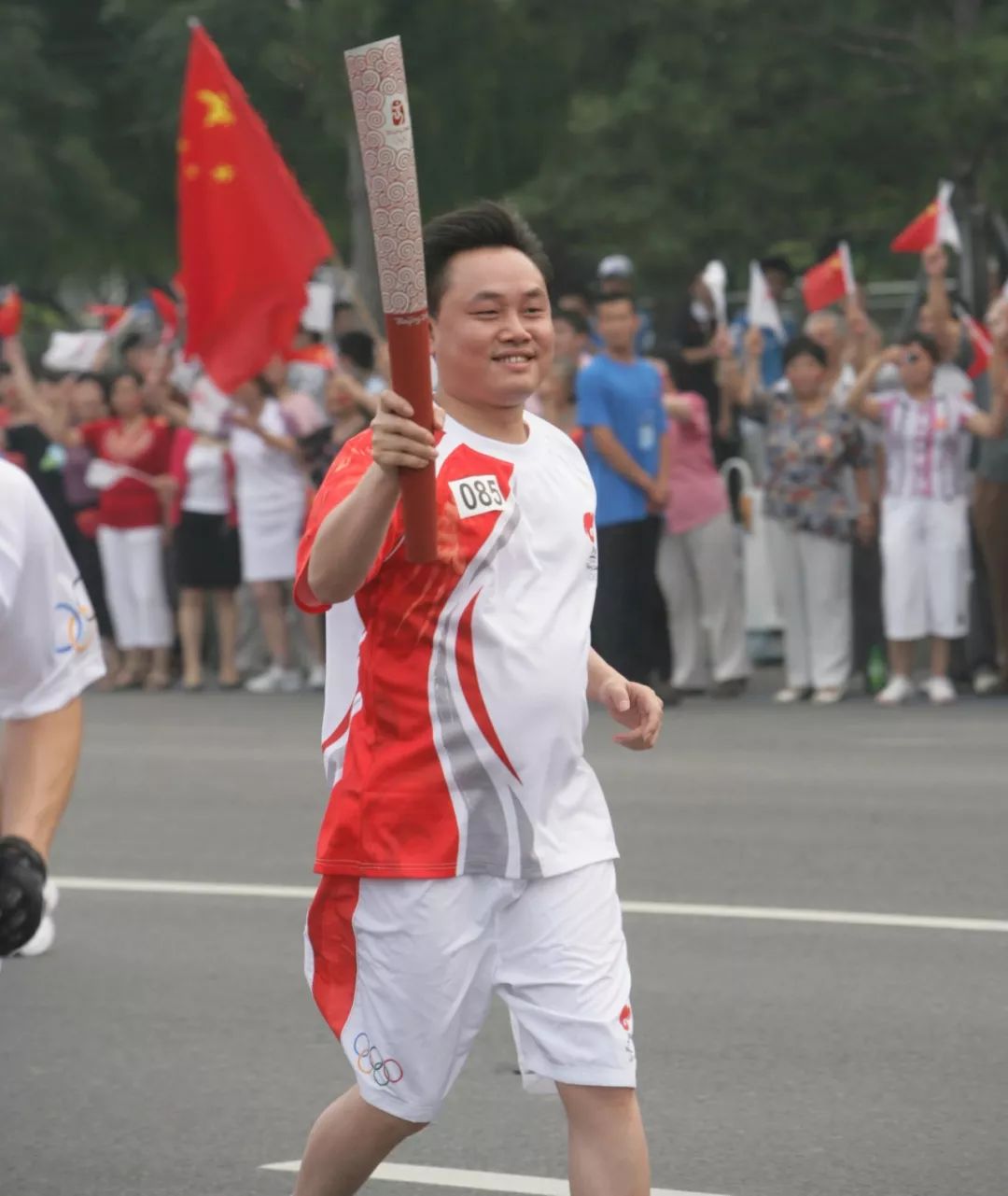 黄光裕能救国美吗？“价格屠夫”即将归来，零售业却已换了人间