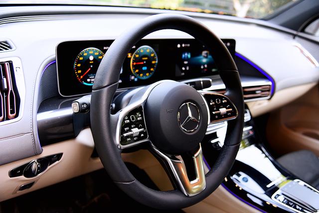 豪华 电动=质感出众 苏州测评奔驰纯电suv eqc