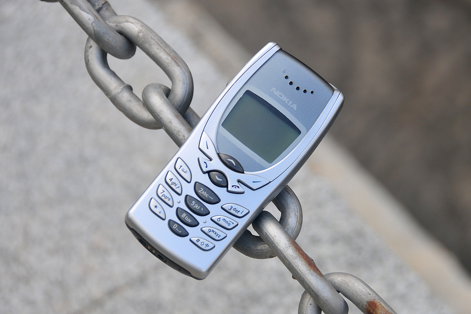 当年诺基亚8250垄断了一种颜色——蓝