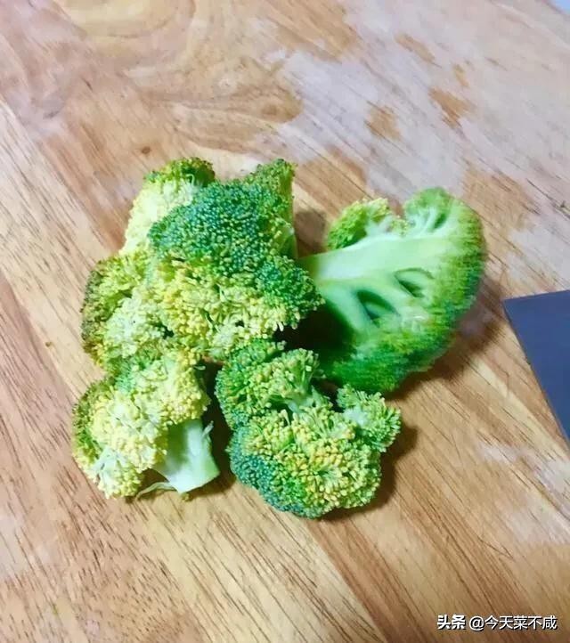 西兰花变黄了还能吃吗 西兰花放久变黄了还能吃吗-人人投票
