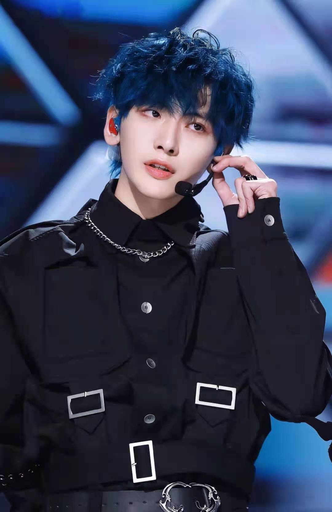 R1SE解散后，翟潇闻进组《天官赐福》，他会成为下一个顶流吗？