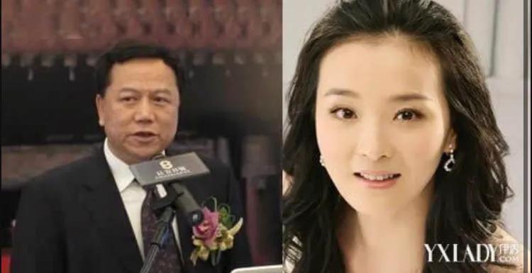 嫁入的豪門王豔,跪著給婆婆洗腳,親生兒子罵他是豬頭