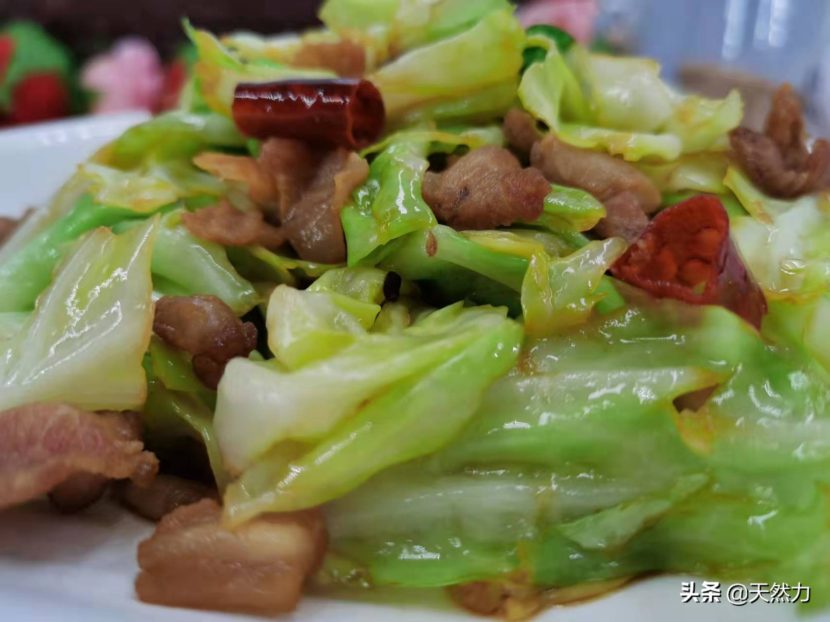 炝炒手撕包菜的做法（手撕包菜详细的做法技巧）