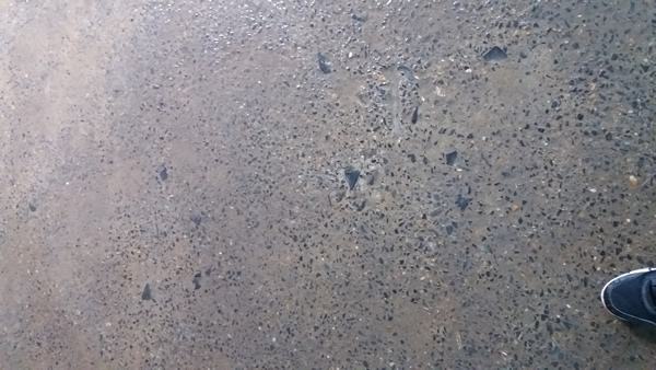 地面起砂最简单处理方法（地面起砂最简单处理方法菏泽）-第1张图片-科灵网