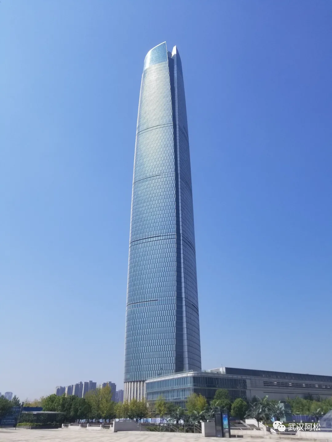 武汉“脊梁”：200米以上高楼大合集