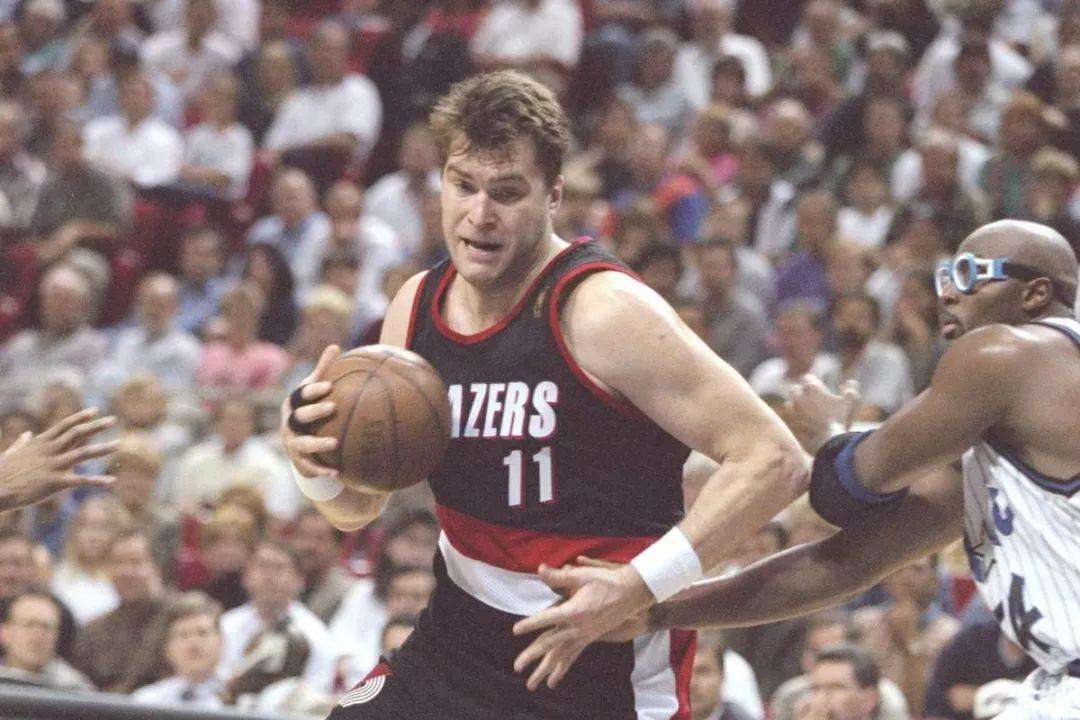 萨博尼斯为什么进nba（31岁才进NBA，生涯仅5629分，没有总冠军，他凭啥入选名人堂？）