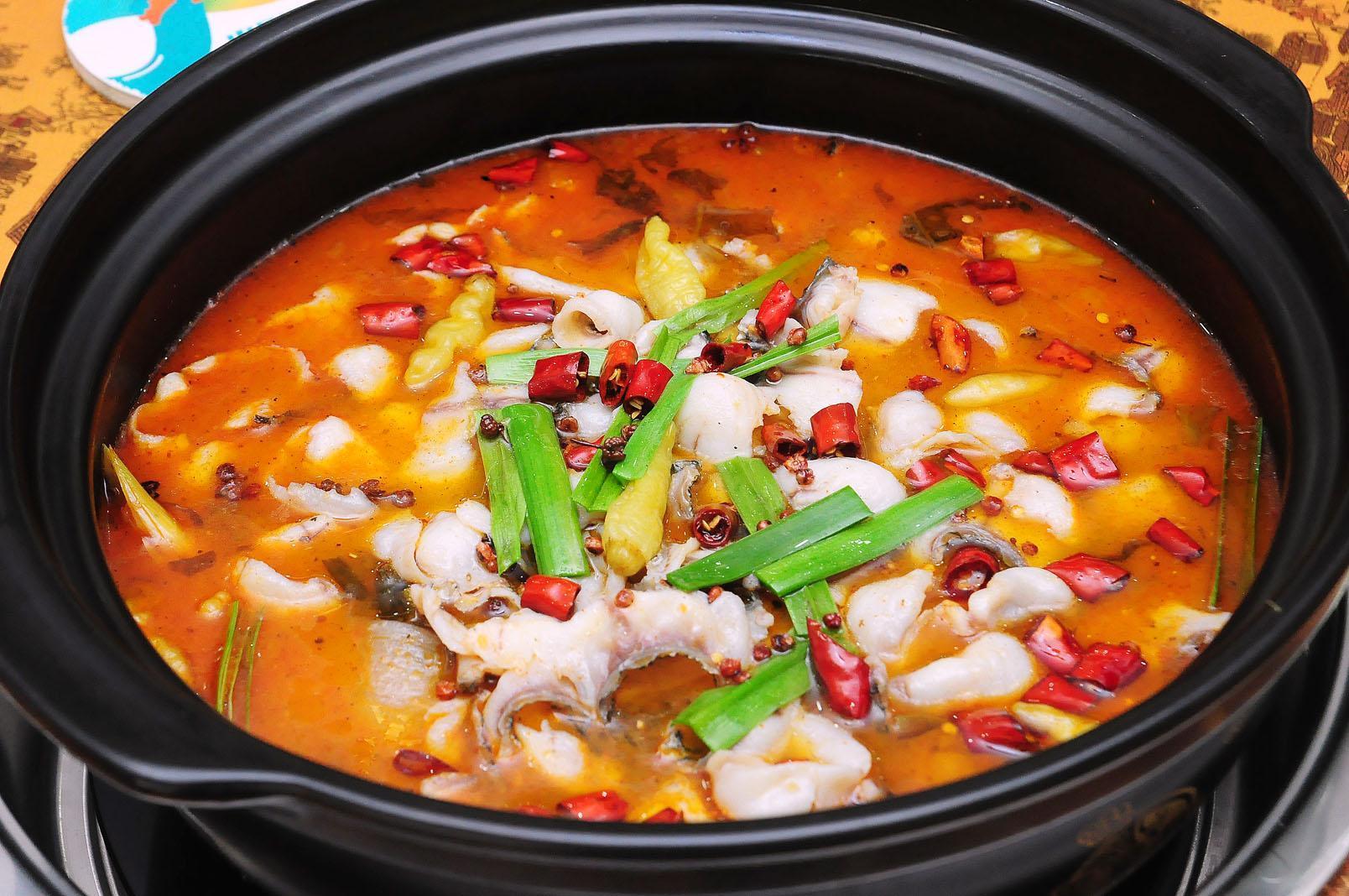 恐怖黑鱼疯长如蟒蛇,美国人被吓破胆,中国的吃货:来盘酸菜鱼