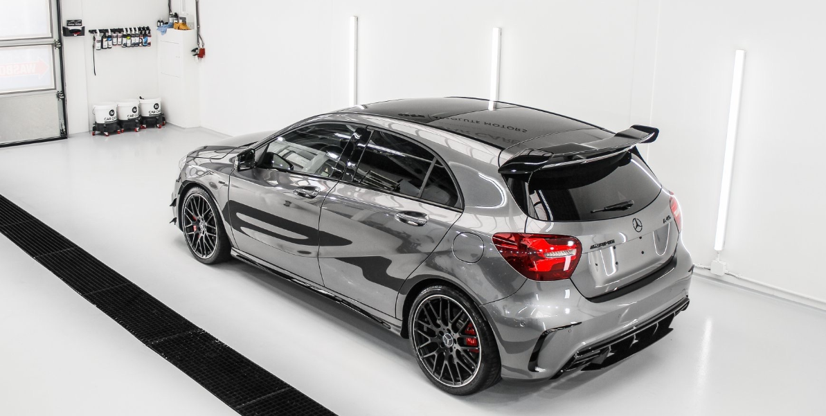 奔驰amg a45,外观电光灰涂装,有点科幻感