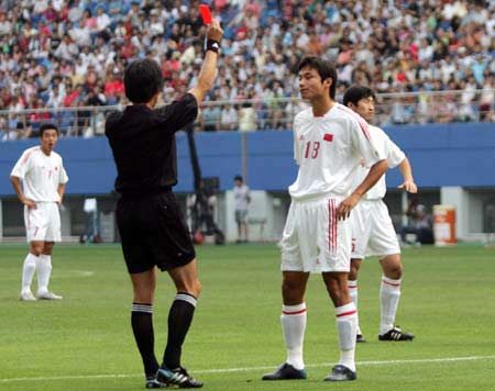 裁判裁判你擦亮眼！细数那些年，中国足球遭遇过的重大误判