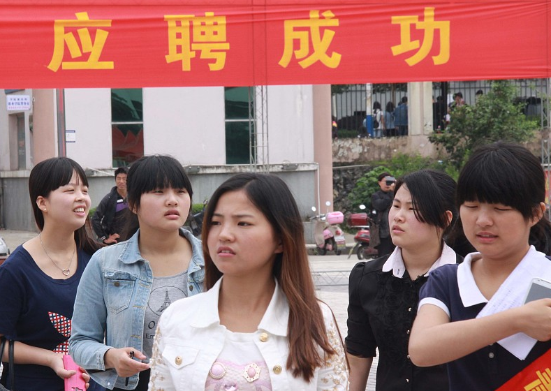 中国中铁公开招聘，年薪有望达到15万，这4类学生或被优先录用