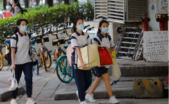 高考出成绩后才发现，住校和走读差别很大，家长：还好当初没选错