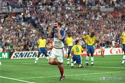 1998年世界杯决赛集锦(足球史上经典盛宴，98世界杯全记录)